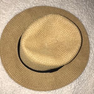 Women’s straw fedora hat